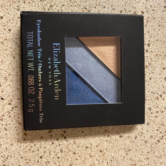 Eyeshadow - Picture 3 of 3